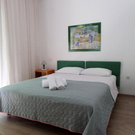 Anais Apartment Néa Péramos Екстериор снимка