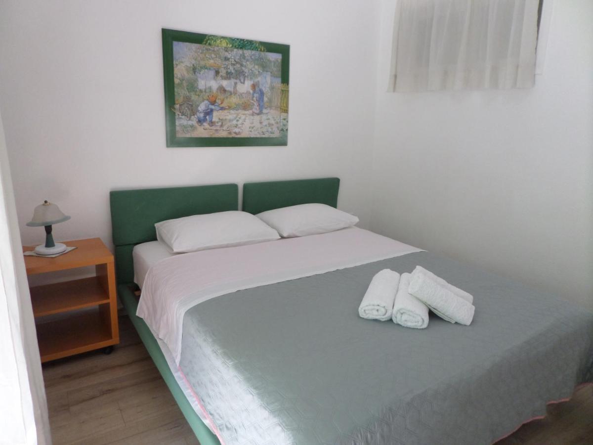 Anais Apartment Néa Péramos Екстериор снимка